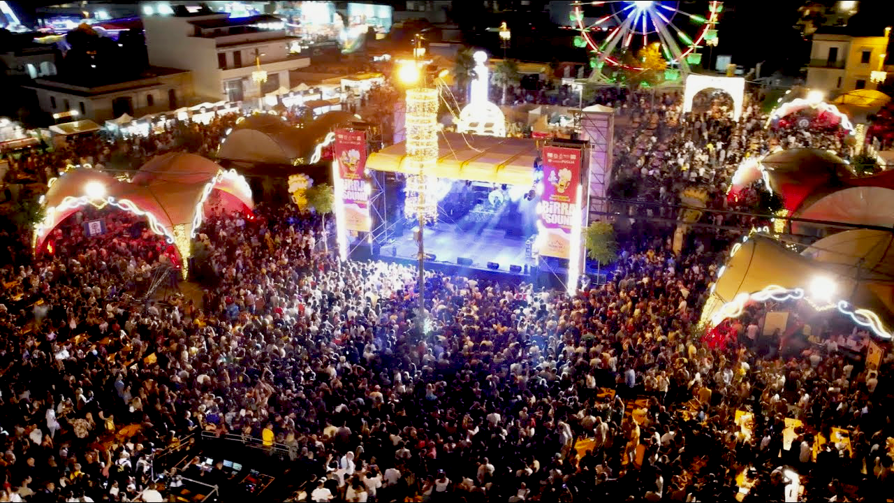 Birra e Sound è il primo festival europeo della birra nel Salento. Leverano diventa per una settimana luogo di festa e degustazioni di birra.