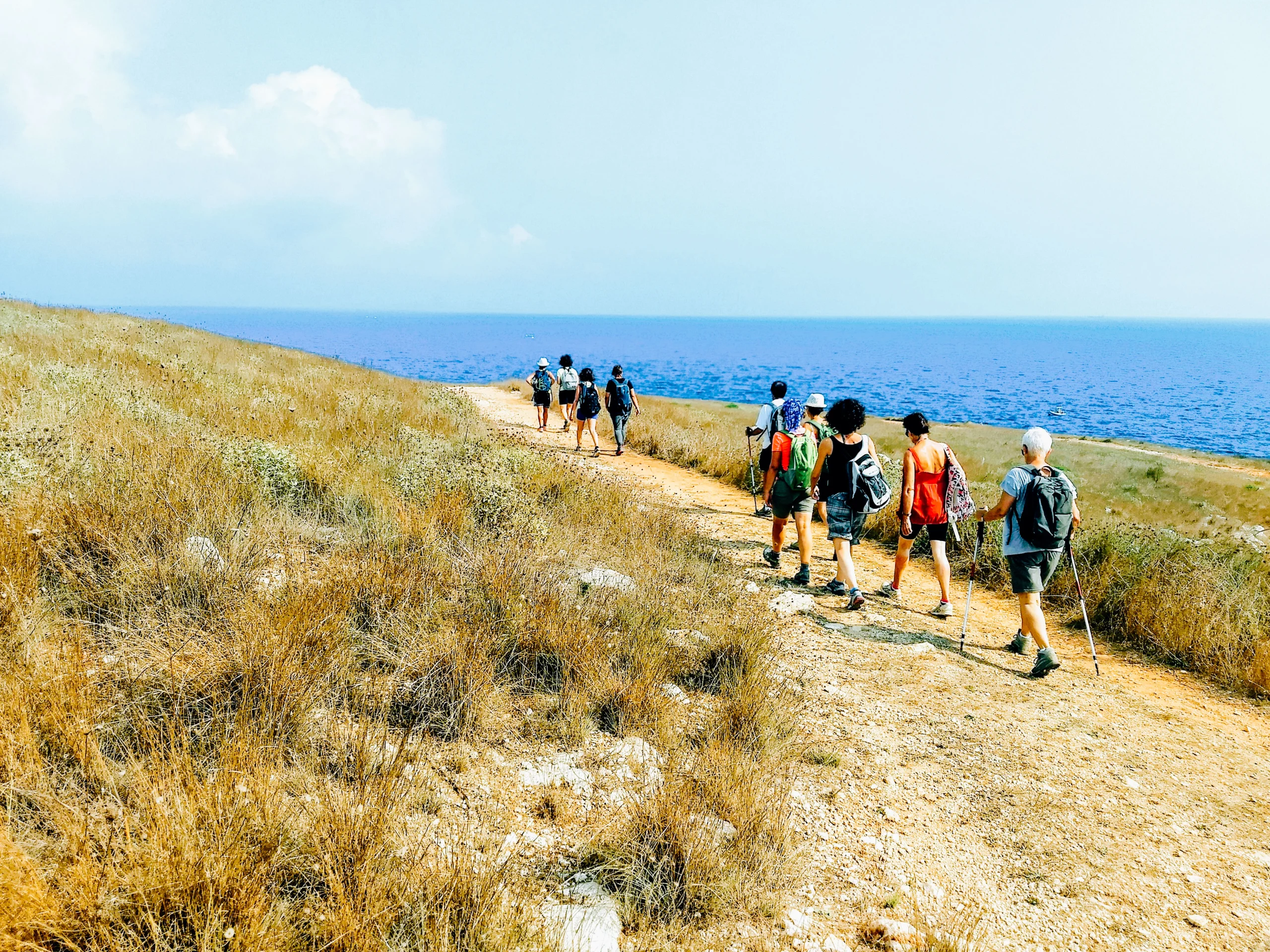 Il Cammino del Salento è uno dei trekking più belli di tutta Italia. Il Cammino presenta due varianti: la Via del Mare e la Via dei Borghi.
