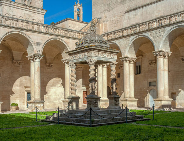 Il chiostro dell'ex Monastero degli Olivetani