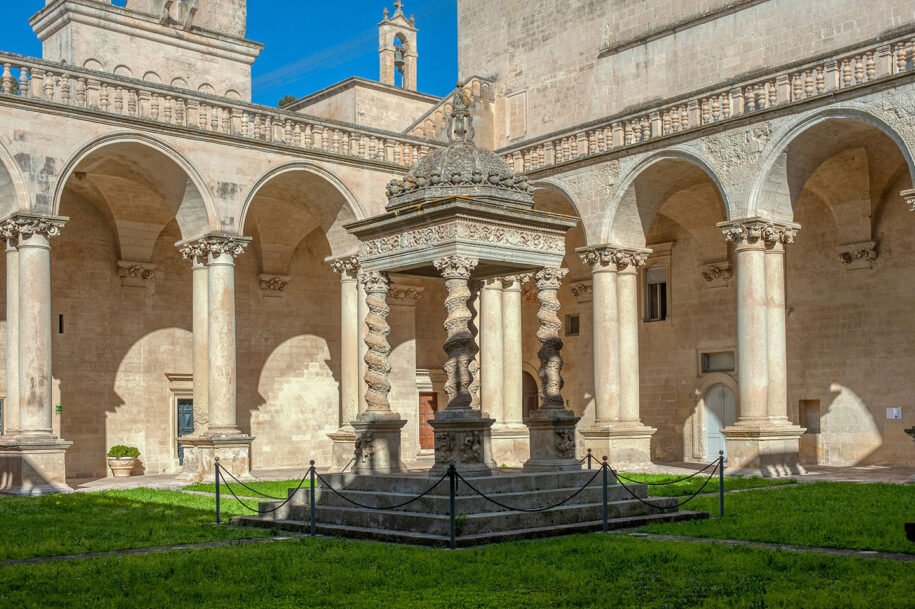 Il chiostro dell'ex Monastero degli Olivetani